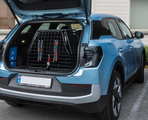 Artfex Medium m/sideåpning i Ford Explorer EV