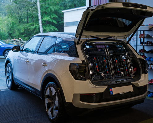 Artfex Hundegrind M1 dobbeltdør i en Ford Explorer EV