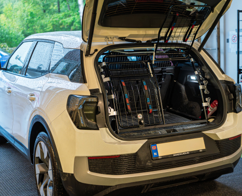 Artfex Hundegrind M1 dobbeltdør i en Ford Explorer EV